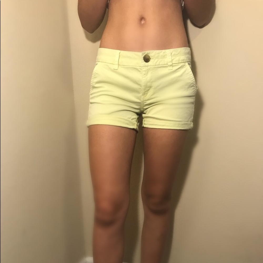 American Eagle Outfitters Midi low-rise shorts